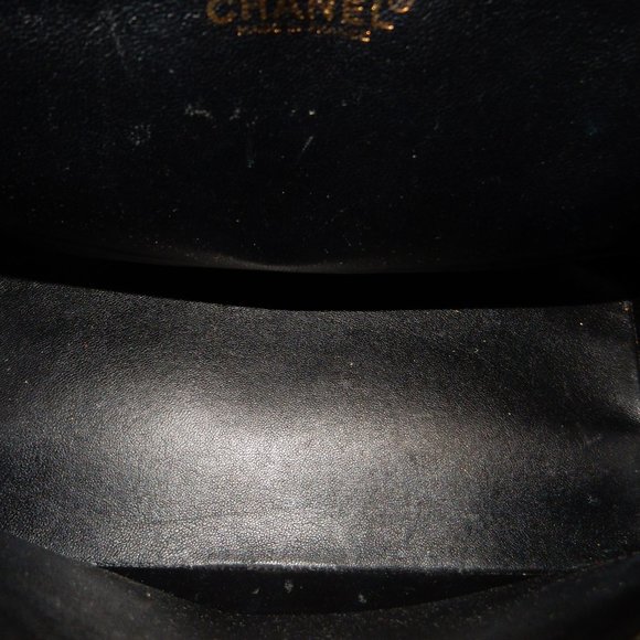 MUST SEE! CHANEL BLACK LAMB SKIN SHOULDER BAG! - Picture 11 of 12